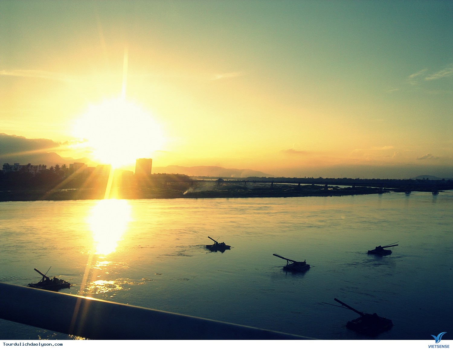 Vi vu bên bờ sông Trà - Ảnh 1 Vi vu bên bờ sông Trà - Ảnh 1